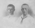 Nol van der Jan 1916-1939 links en Leendert  Bouwen 1910 rechts.jpg